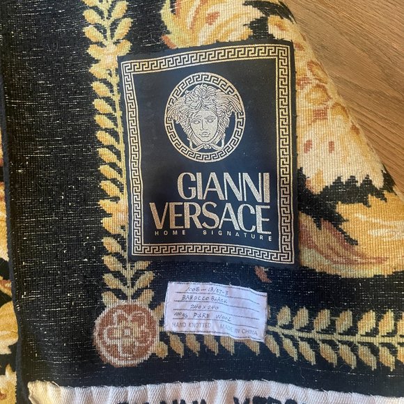 Gianni Versace Collection Black and Gold Designer Carpet - Picture 4 of 6